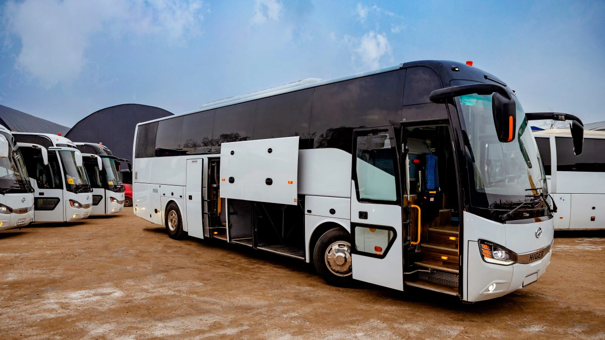 bus rental Higer 6129